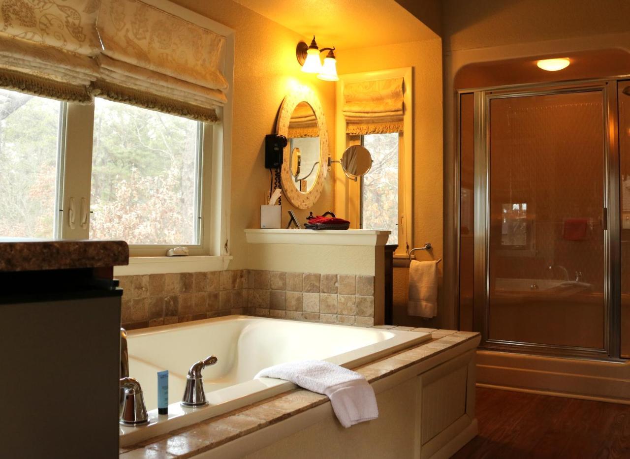 The Grand Treehouse Resort Eureka Springs Extérieur photo